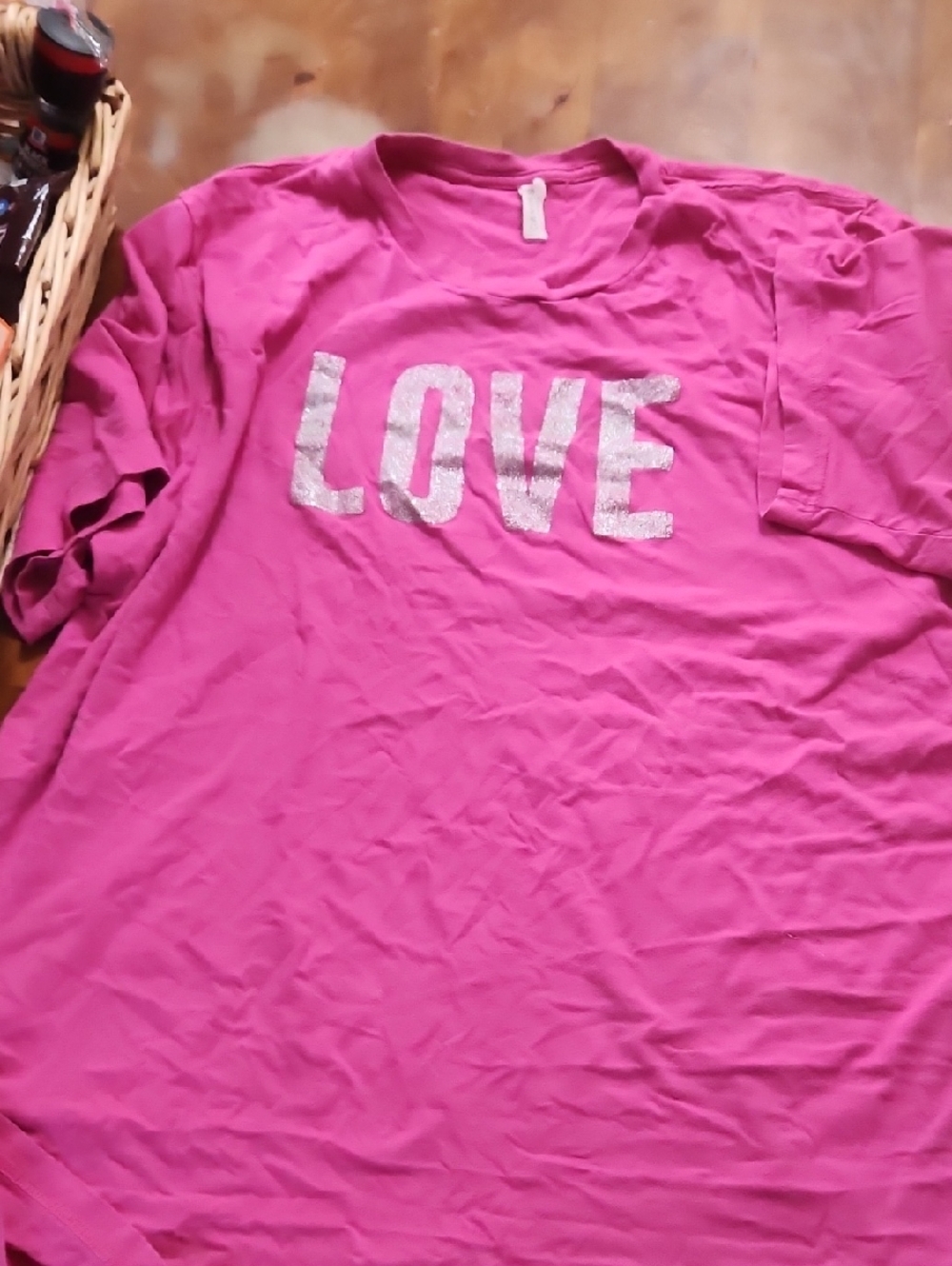 Bella Canvas Fuchsia "Love" graphic tee,‎ sizwle 2x, Silver Print